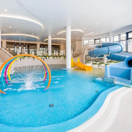 Polanki Aqua Family Premium - 3 Sypialnie - Private Garage - Pool & Access شقة