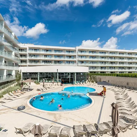 Polanki Aqua Family Premium - 3 Sypialnie - Private Garage - Pool & Access شقة