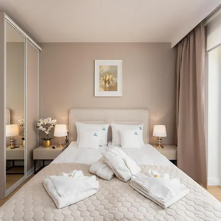 Polanki Aqua Family Premium - 3 Sypialnie - Private Garage - Pool & Access * كولوبرزيغ